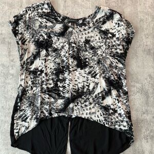 Rock and republic black white top with chiffon back panel grunge tunic shirt